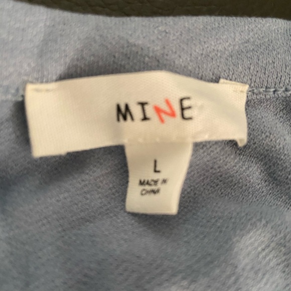 Light blue cut out open shoulder blouse - Picture 4 of 5